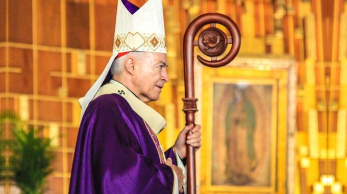 Arzobispo Carlos Aguiar Retes En La Basílica De Guadalupe. Foto: Cortesía INBG