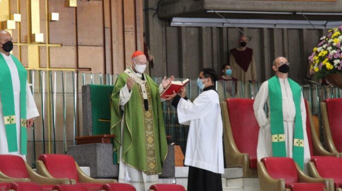 El Cardenal Carlos Aguiar Retes En La Basílica De Guadalupe.