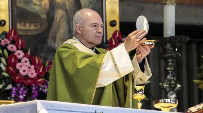 El Arzobispo Carlos Aguiar Retes Preside La Misa Dominical. Foto: Basílica De Guadalupe