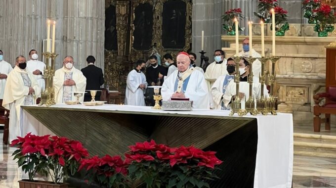 El Cardenal Carlos Aguiar Retes Celebrando Misa En La Catedral De México El 1 De Enero De 2023 / Foto: Alonso Gutiérrez